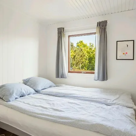 3 Bedroom Amazing In Nyaraló Vejby